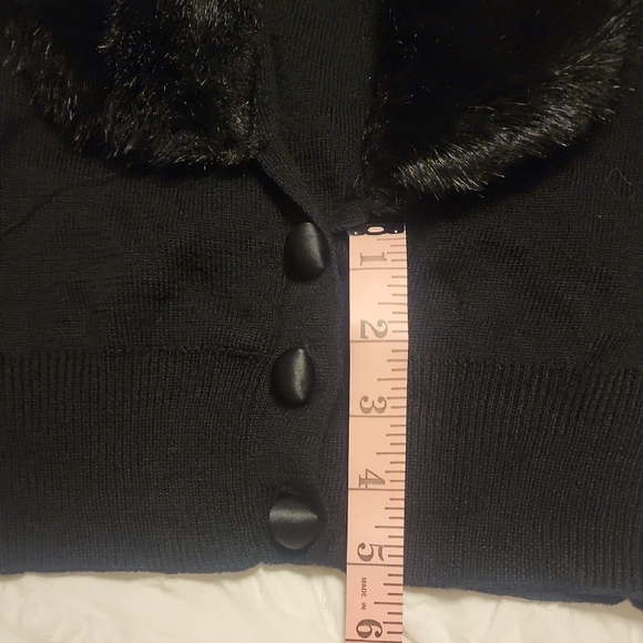 Donna Morgan Womans Black 100% Merino Wool Cardigan with Faux Fur Sleeve/Collar - Picture 9 of 9